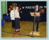 (20/54): Pani  ucja Sadowska otrzymuje Nagrod Dyrektora.<br>Zdjcie: Elbieta Rybarczyk