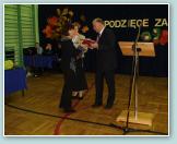 (22/54): Pani  Gabirela Krzemiska otrzymuje Nagrod Dyrektora.<br>Zdjcie: Elbieta Rybarczyk